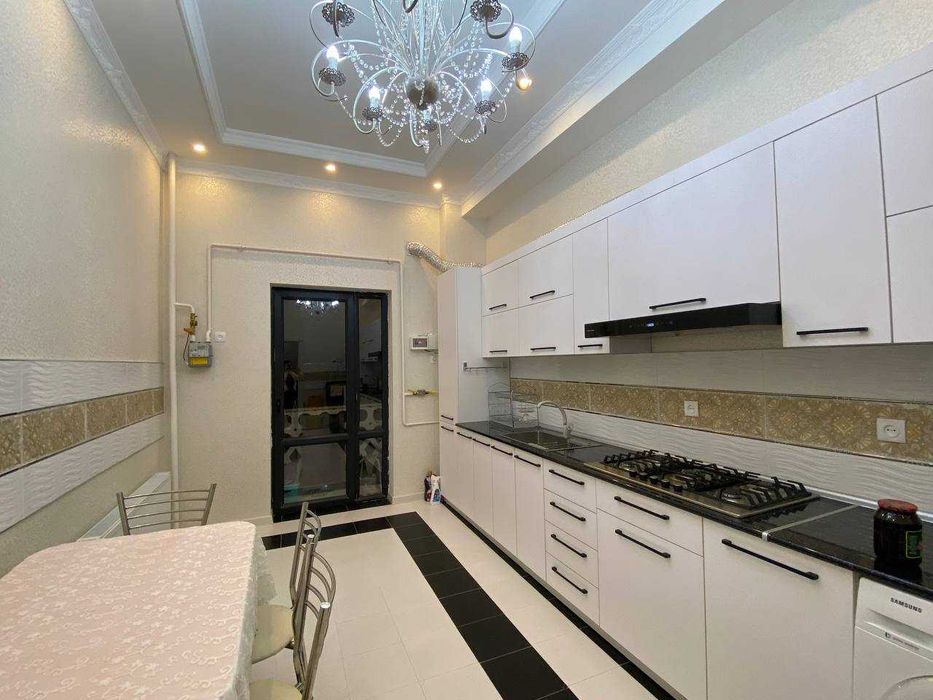 Новостройка, 104 кв.м. Норамед клиника. Экобозор. Своя. Срочно!