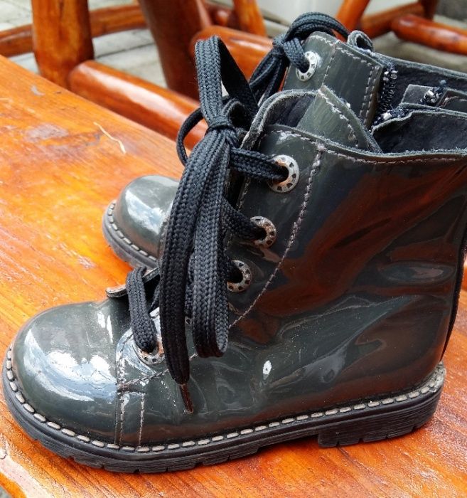 Ghete piele lacuita 24