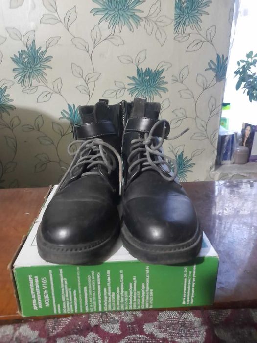 Продам девочковые полусапожки