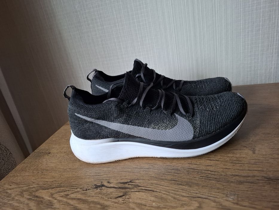 Nike Zoom маратонки 43 номер.