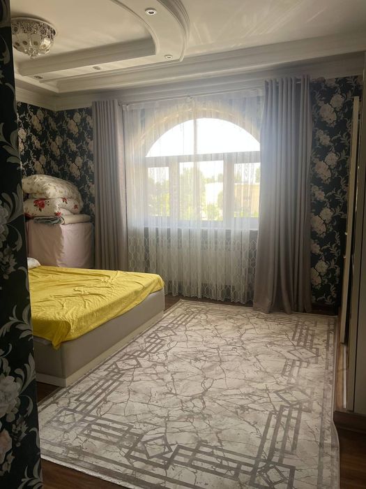 Продаётся квартира 4-х комнатная