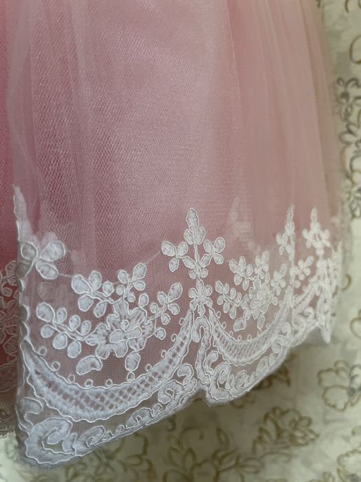 Продам платье на годик до 2-3 лет