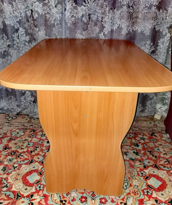 Стол обеденный б/у