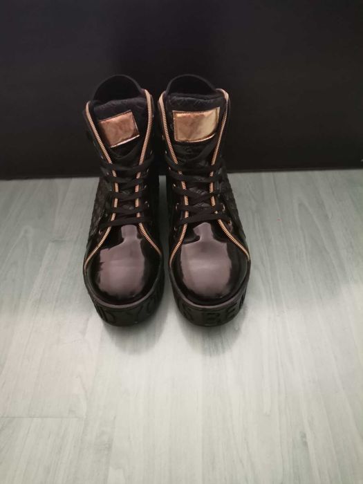 кожени маратонки над глезена