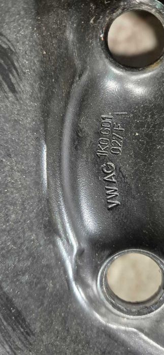 Комплект резервна гума ,органаизер и крик Golf .