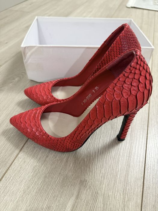 Туфли красные, каблук 10см