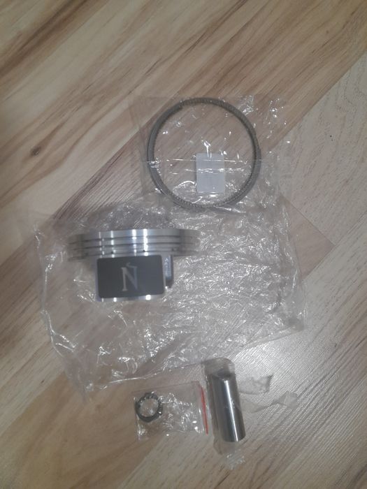 Продавам ново бутало за Yamaha YFZ450