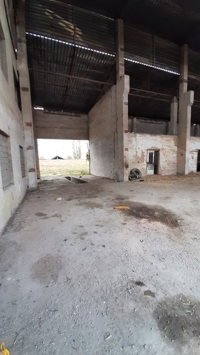 Срочно продаётся  1-гектар коммерческие помещения