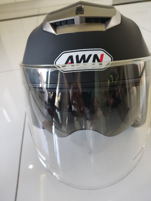 Шлем, каска мотоцикл ва скутерлар учун. Янги Хиойда ишлаб чикарилган