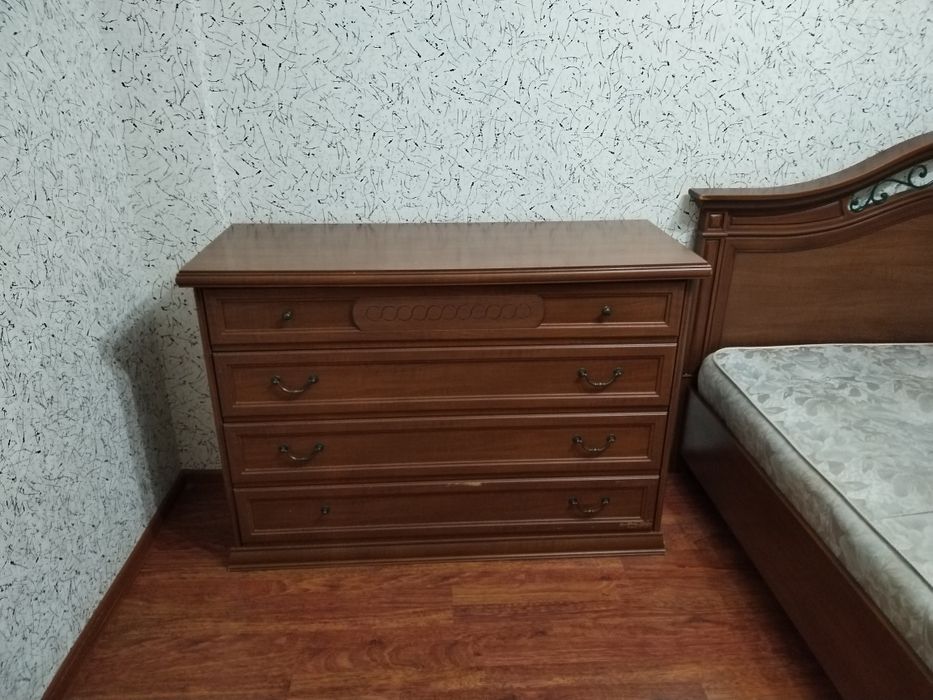 Продам спальний гарнитур