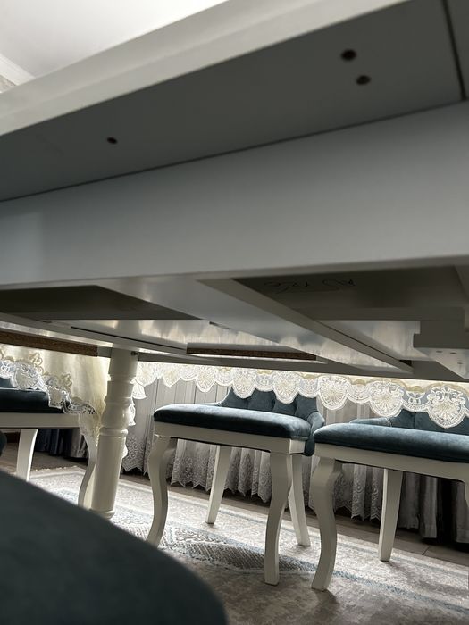 Продам стол и 12 стульев