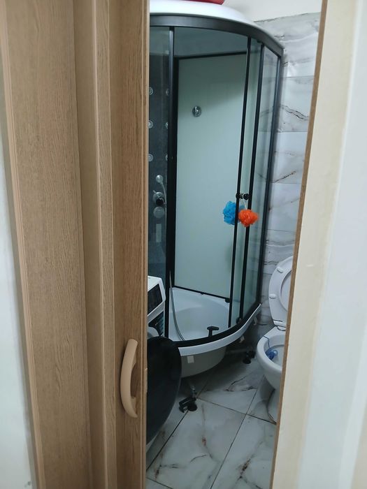 Caut colega garsoniera Bucuresti sector 4 , fata seriasa 650 lei plus utilitati