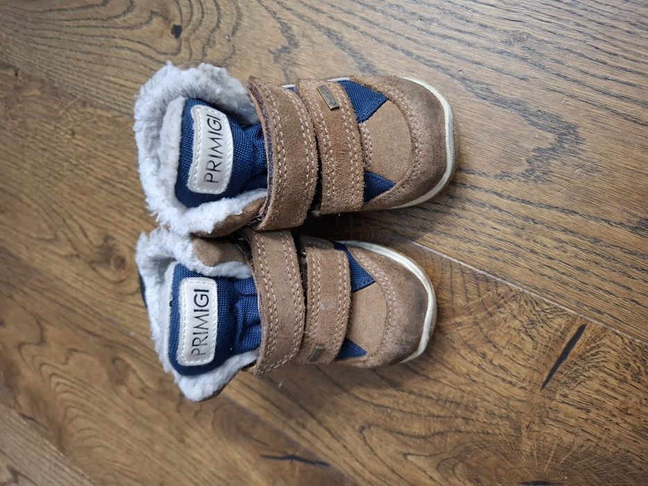 Vand ghete bebe  iarna din lana marimea 21