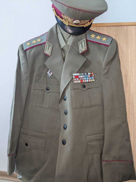 Униформи от Генерали от БНА