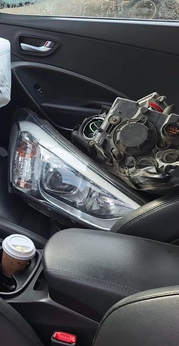 Hyundai Hyundai Grand Santa Fe 4x4 – 7 locuri – avariat – full opțiuni