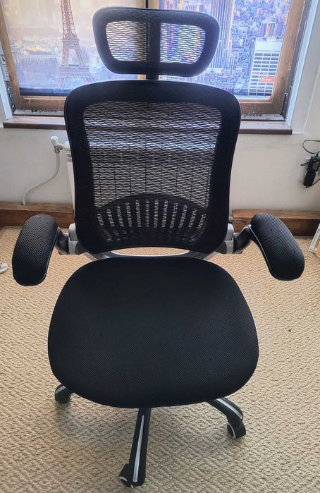 Офис Стол Голям Черен Meш Широка седалка 54/50cm Опора за глава