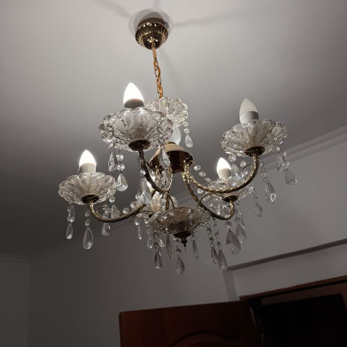 Продам люстры б/у