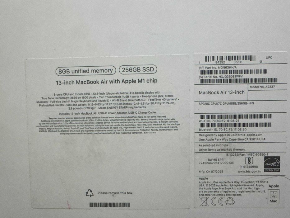 Срочно !!! MacBook Air M1 (8/256 GB) — Состояние нового, Батарея 97%