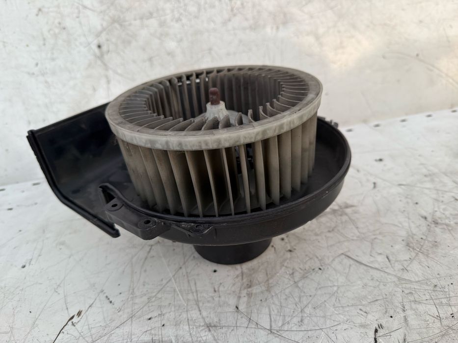 Вентилатор/моторче парно климатик фолксваген поло 2011г/ VW Polo 2011g