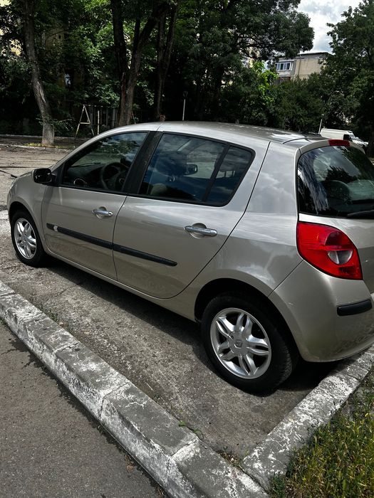 Vând Renaul Clio 3