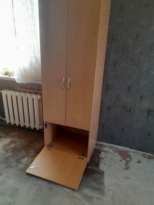 Продаётся шкаф. Б/У. Цена 10000
