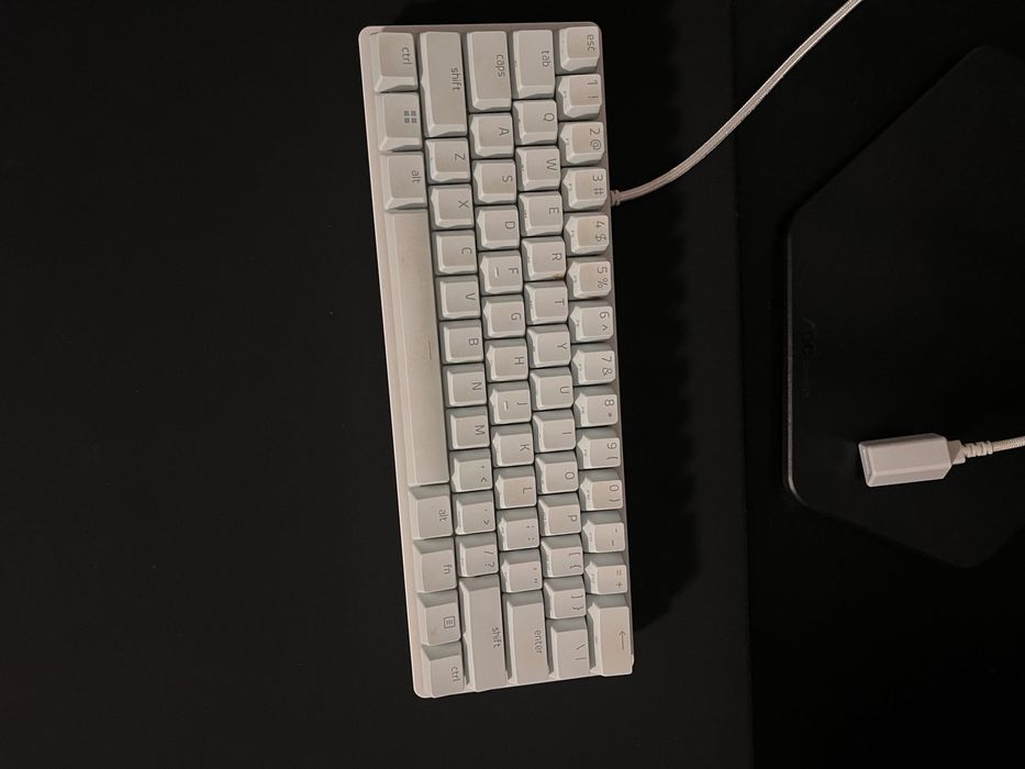Продавам цялостен High-End 4K Setup (Ryzen 7 9800X3D / RTX 5070 Ti) + 4K Монитор, Logitech слушалки и Razer периферия – Като нови!