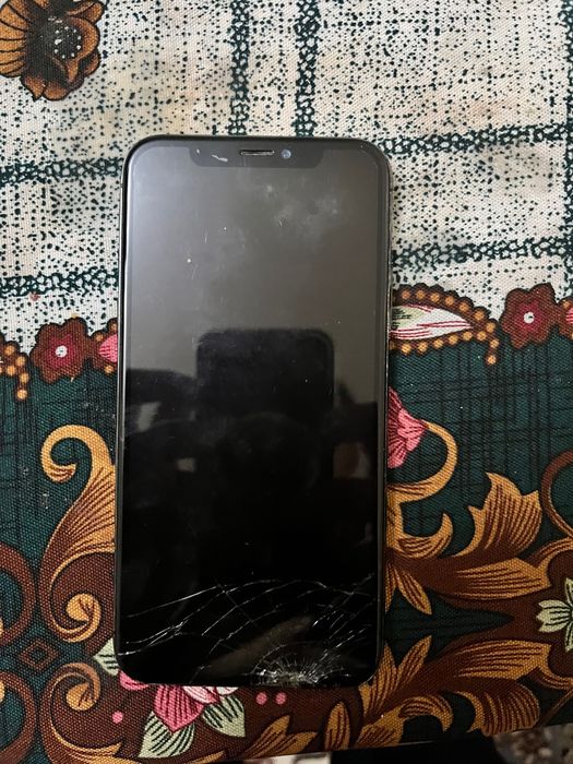 iPhone X bor 256 tailk  Obmen iPhone 8 ga aybi boriga