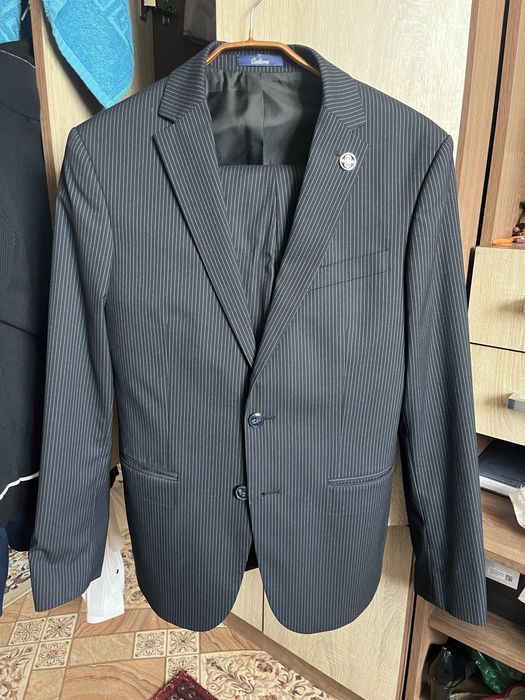 Продам костюм тройка