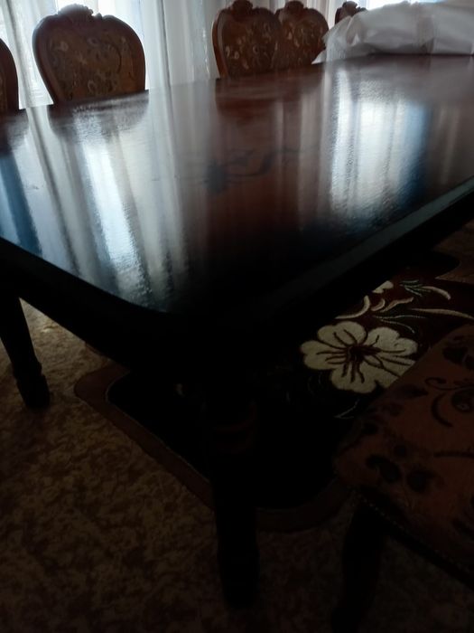 Стол и стулья сатылады