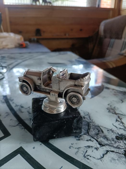 Trofeu mașinuță metalica