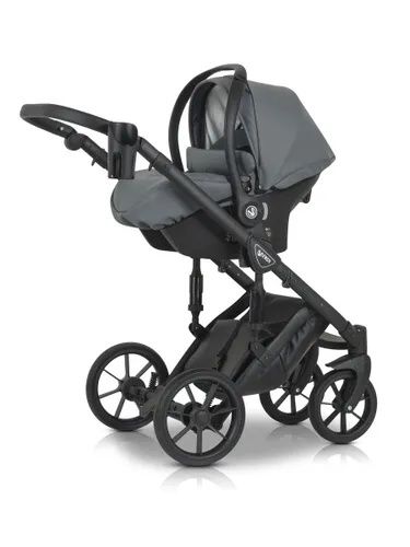 Продам детскую коляску 3 в 1