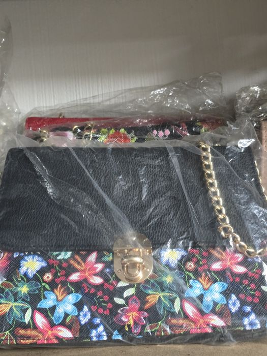 Нови чанти на много ниски цени !!!