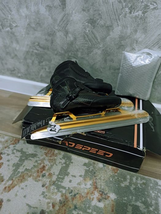 Продается новые коньки