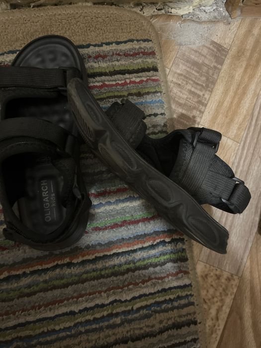 Продам босоножки на мальчика