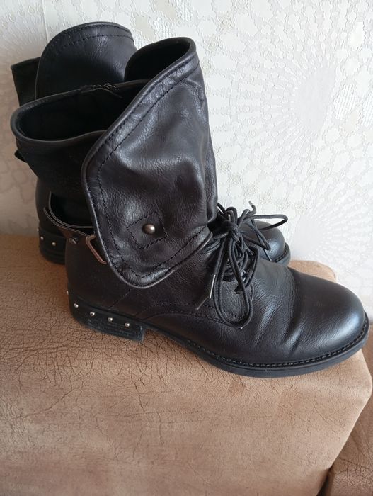 Дамски боти с цип