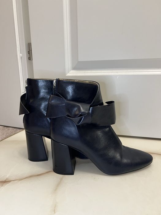 Ghete din piele naturala cu toc