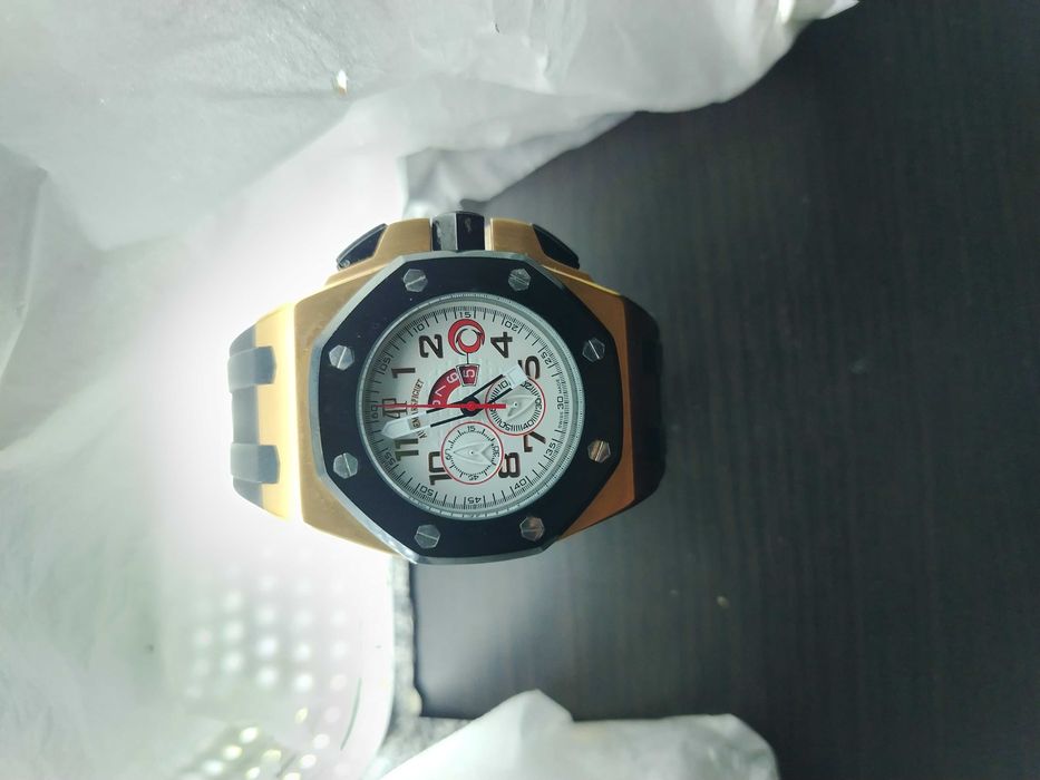 Продавам Часовник Audemars Piguet