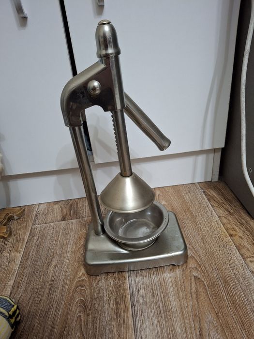 Соковыжмалка  механическая