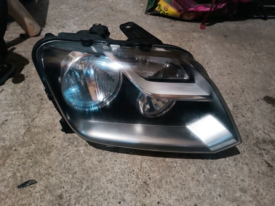 Far Amarok Volkswagen Amarok Far Skoda Octavia3 piese motor 1.6tdi lampa far Volkswagen Amarok lampa far Skoda Octavia3 halogen full xenon piese motor