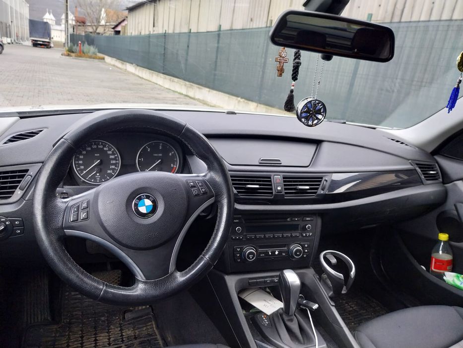 Vând BMW X1 x drive