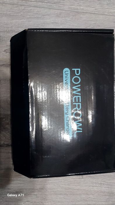 Încărcător universal POWEROWL + 8 acumulatori – NOU