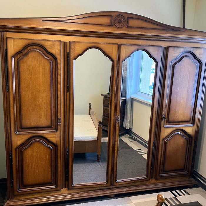 Șifonier vintage cu oglindă - lemn masiv de stejar