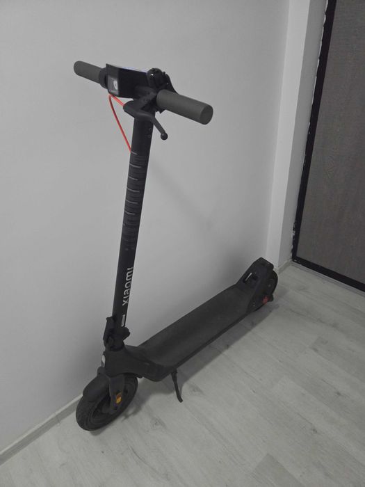 Vând trotinetă electrică Xiaomi Electric Scooter 4 Lite