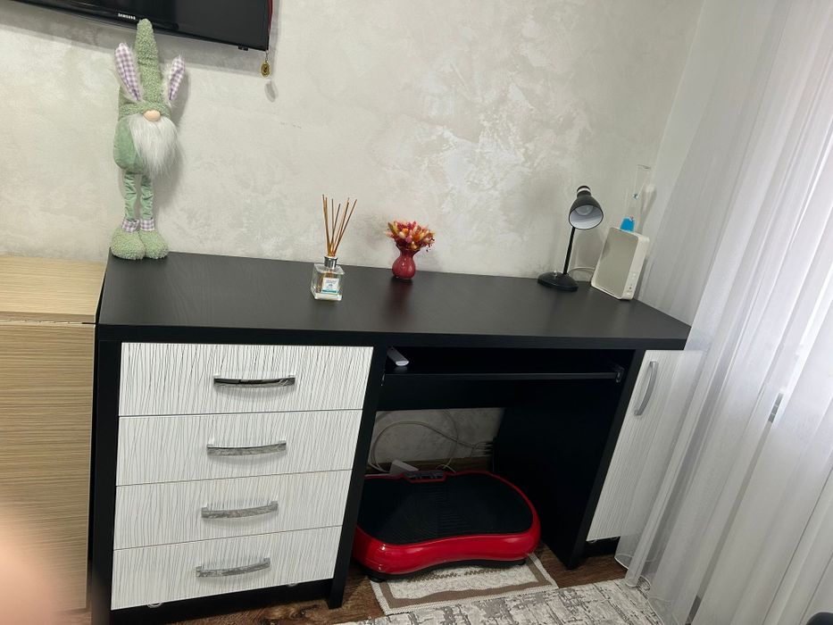 Vând mobilă de dormitor