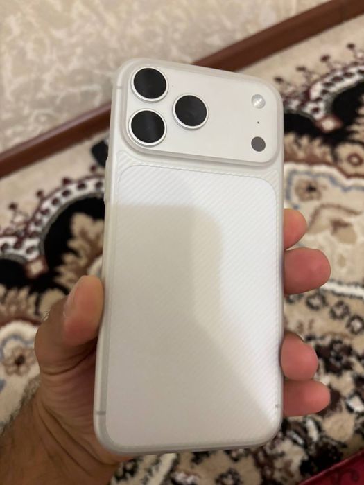 Ayfon    17 pro max.