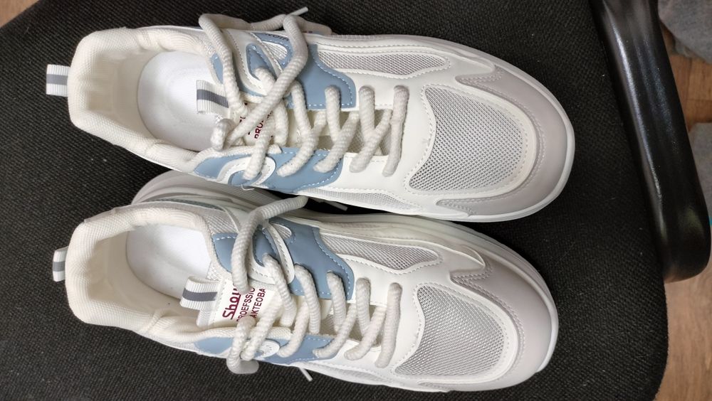 Продам новые кросовки