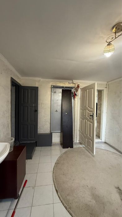 Орталық аймақтан 5 бөлмелі жер үй сатылады