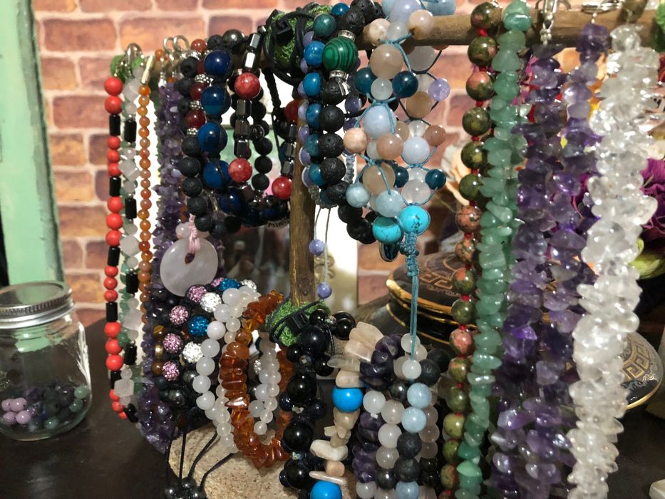 Продавам колиета и гривни