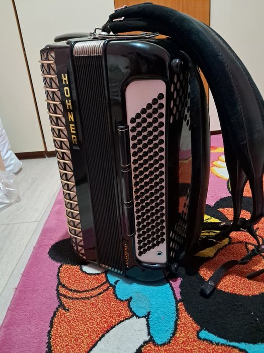 Vând acordeon hohner atlantic 4 de luxe