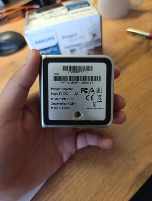 Карманный проектор Phillips PicoPix